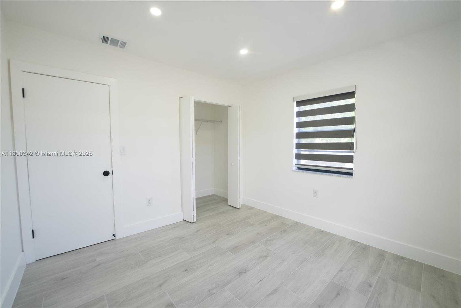 Small Image of 1022 EAST 18TH ST #1022, Hialeah Number 15