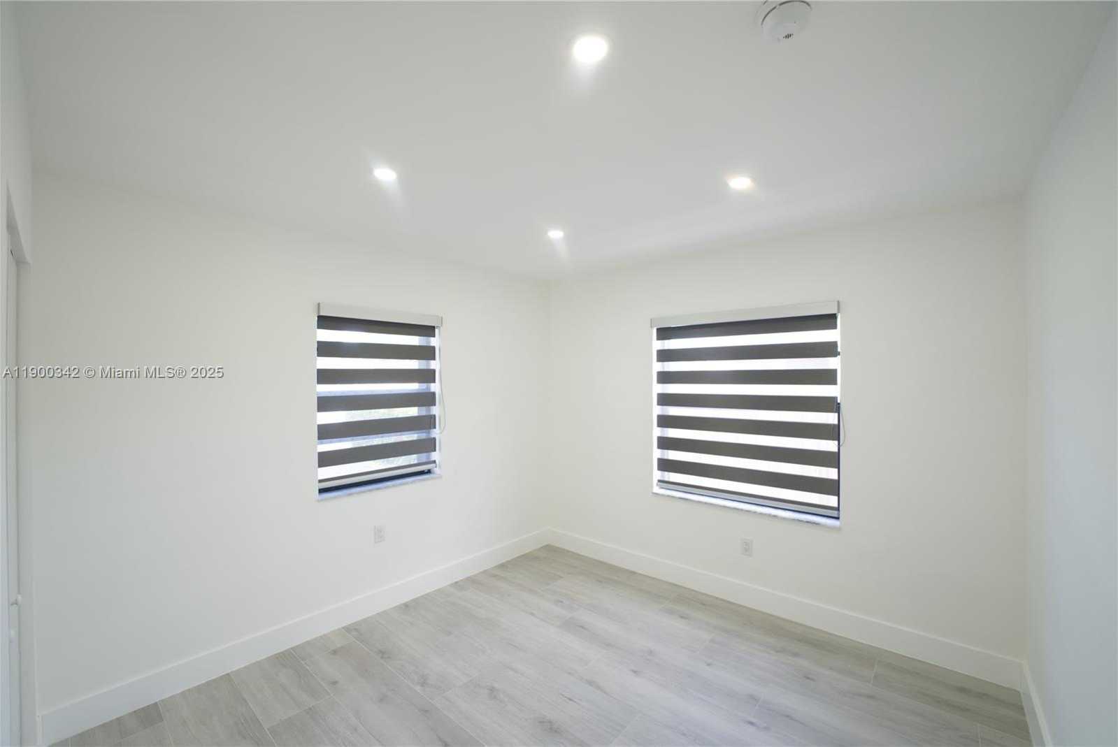 Small Image of 1022 EAST 18TH ST #1022, Hialeah Number 18