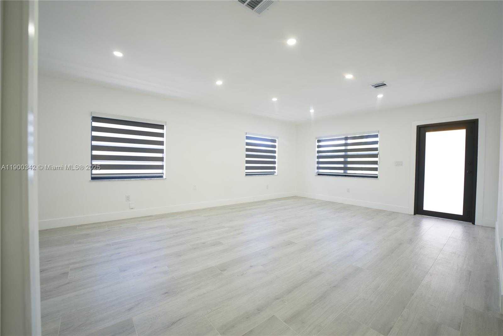Small Image of 1022 EAST 18TH ST #1022, Hialeah Number 5