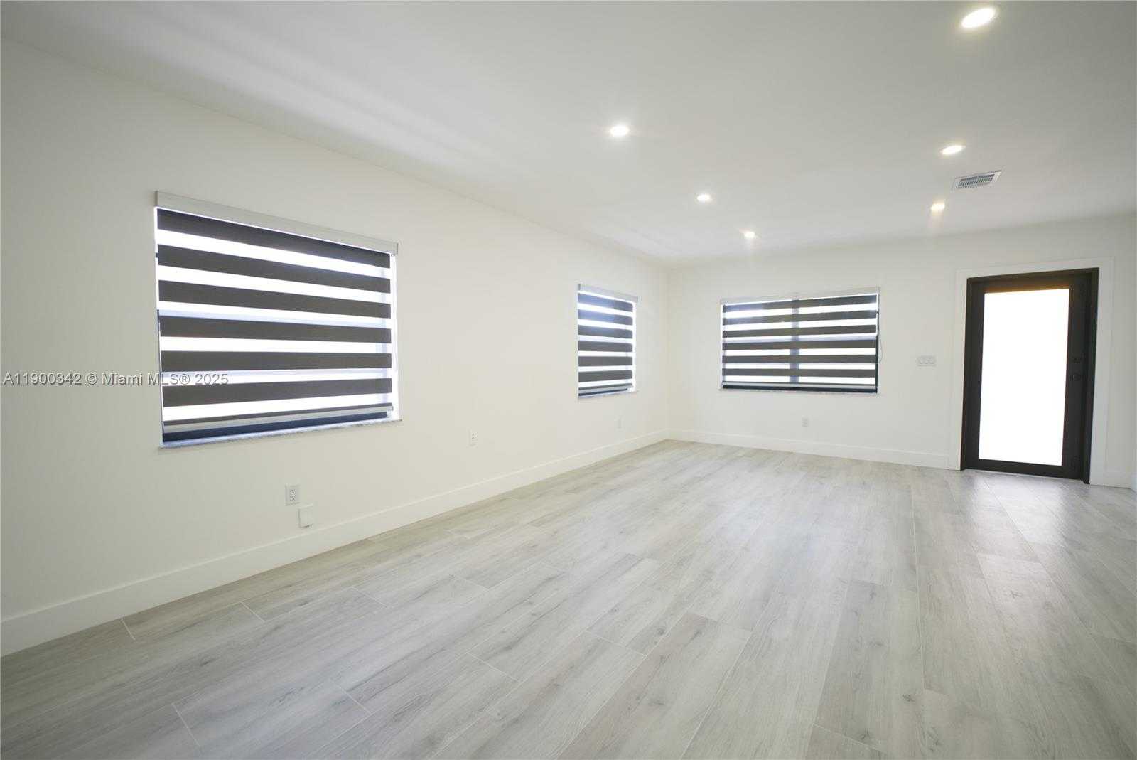 Small Image of 1022 EAST 18TH ST #1022, Hialeah Number 7