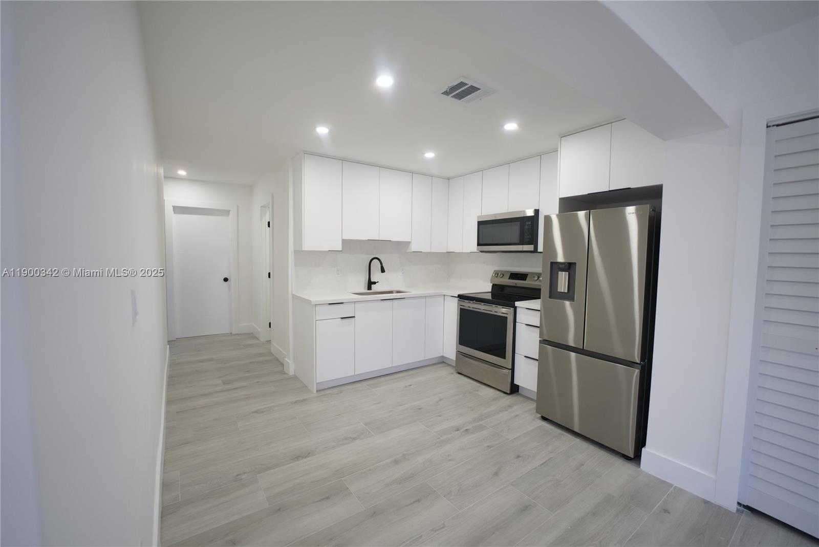Small Image of 1022 EAST 18TH ST #1022, Hialeah Number 8