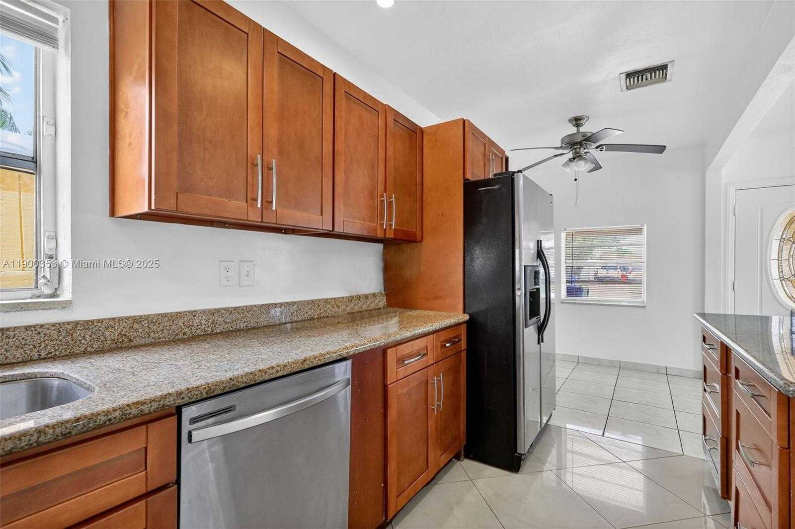 Small Image of 1498 NORTH EAST 180TH ST, North Miami Beach Number 14