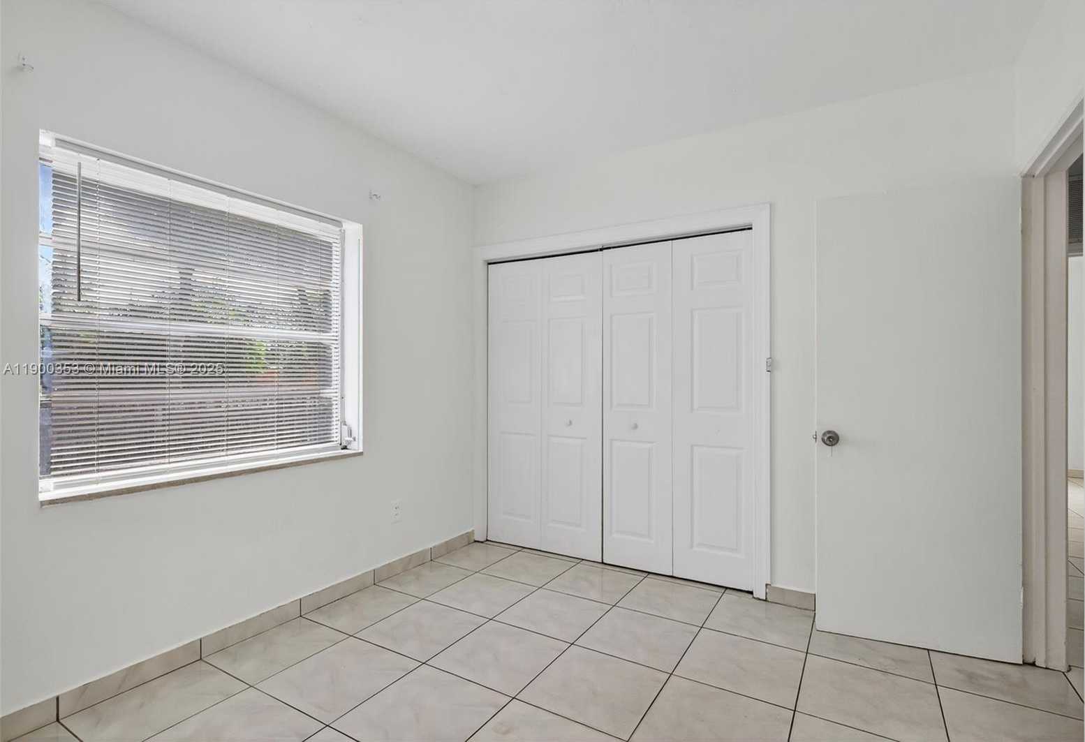 Small Image of 1498 NORTH EAST 180TH ST, North Miami Beach Number 17