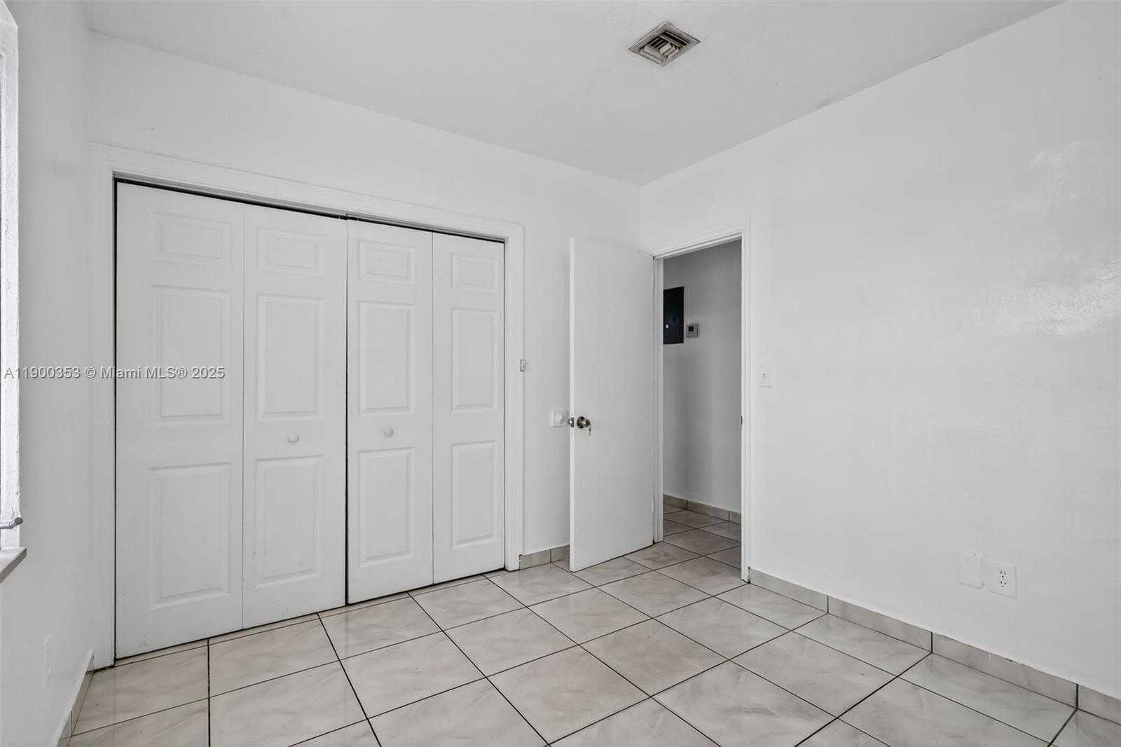 Small Image of 1498 NORTH EAST 180TH ST, North Miami Beach Number 18