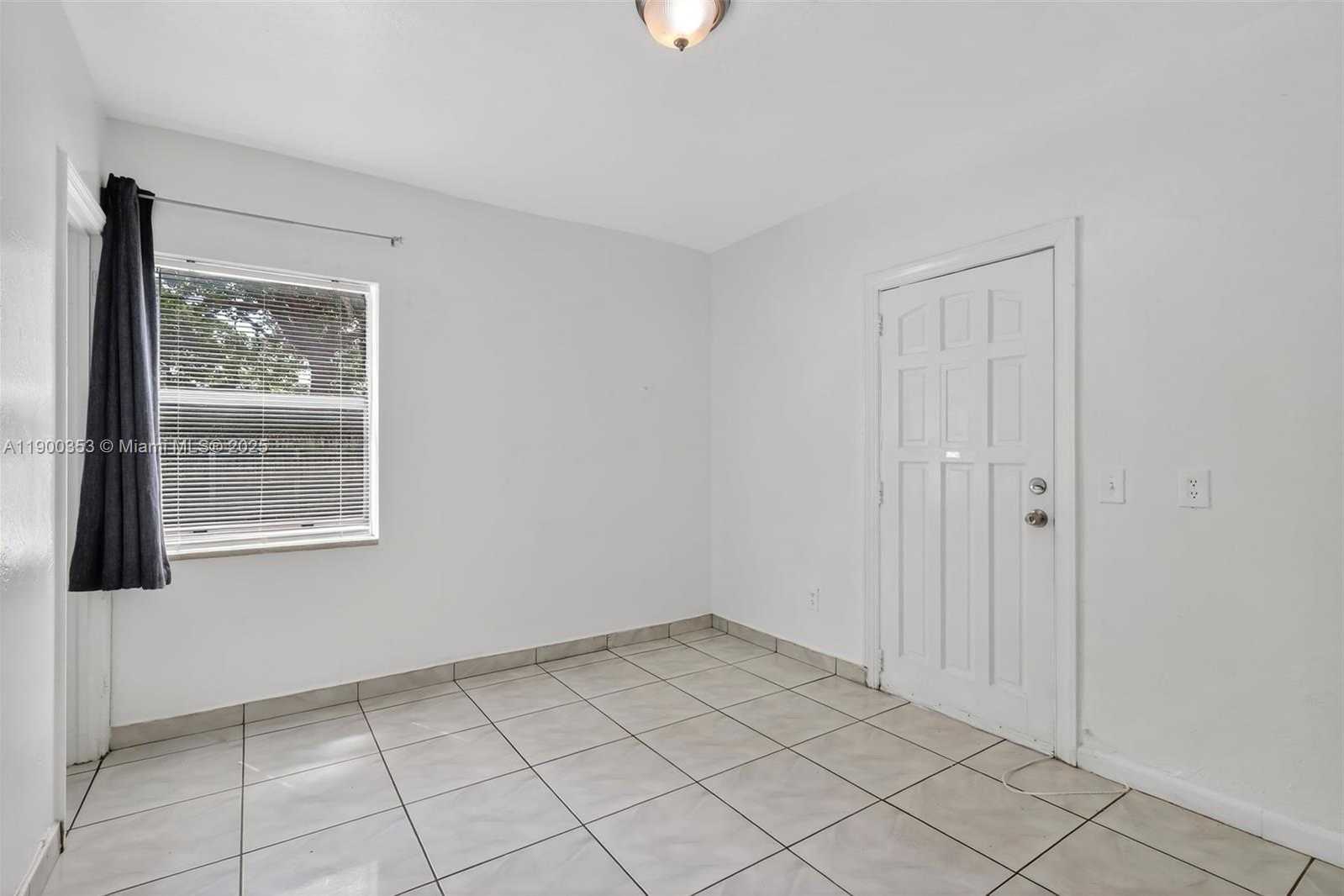 Small Image of 1498 NORTH EAST 180TH ST, North Miami Beach Number 21