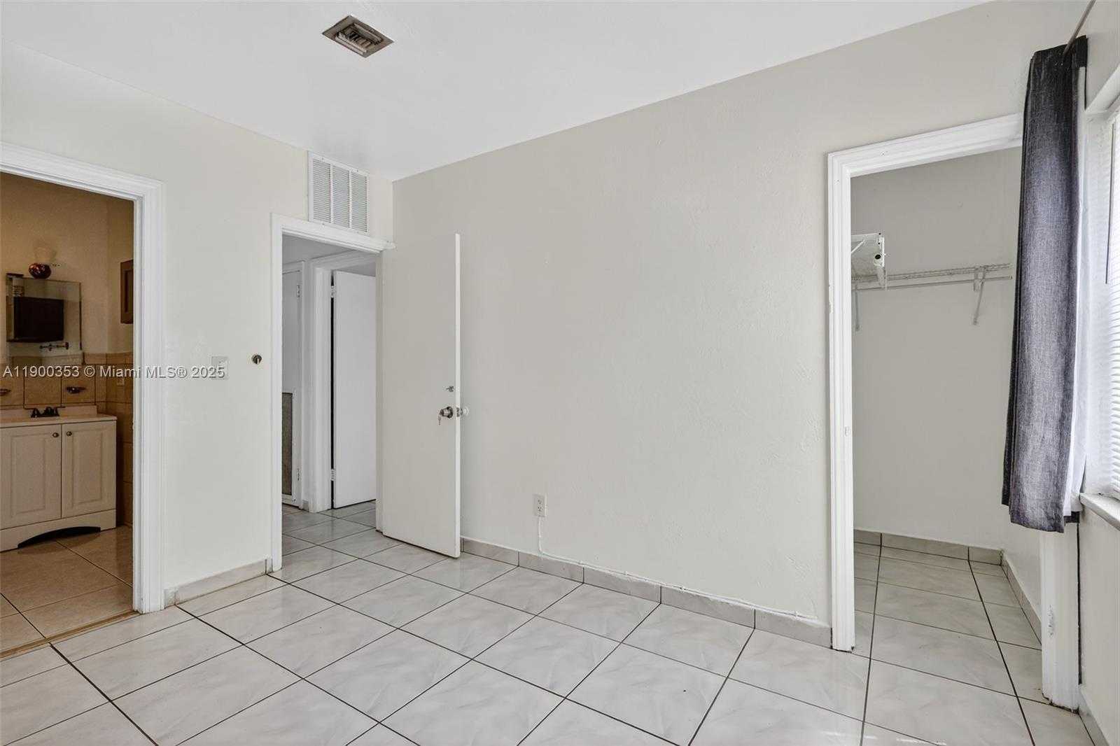 Small Image of 1498 NORTH EAST 180TH ST, North Miami Beach Number 23
