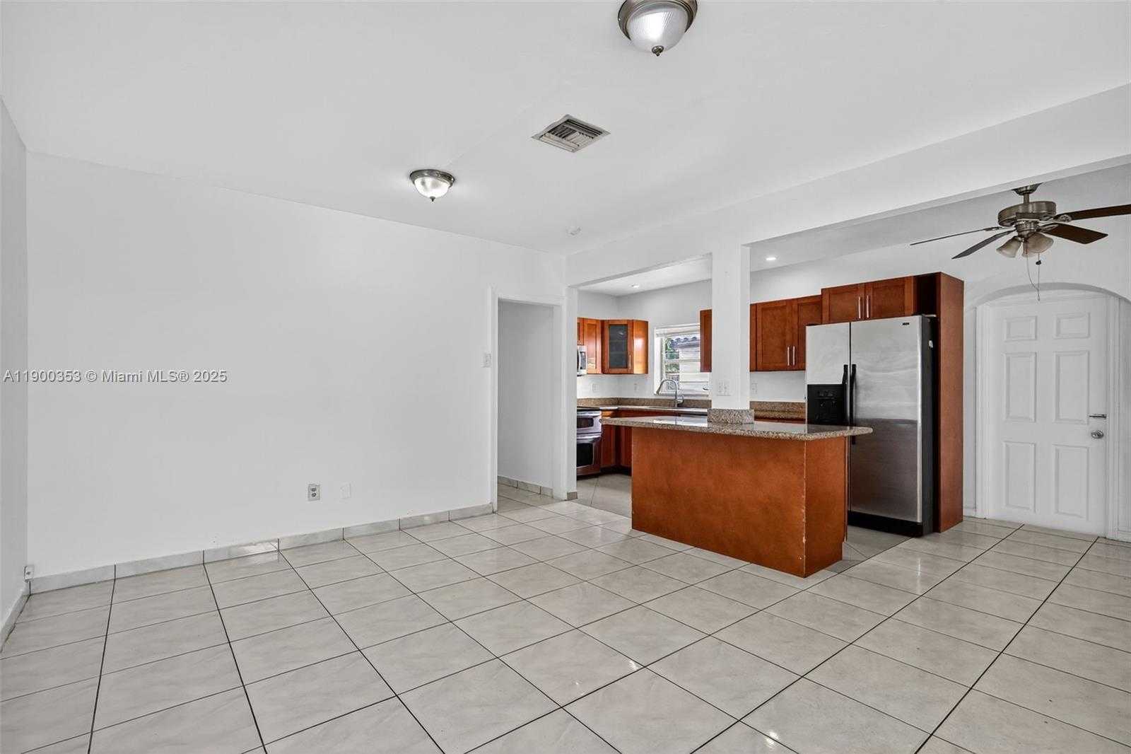 Small Image of 1498 NORTH EAST 180TH ST, North Miami Beach Number 7