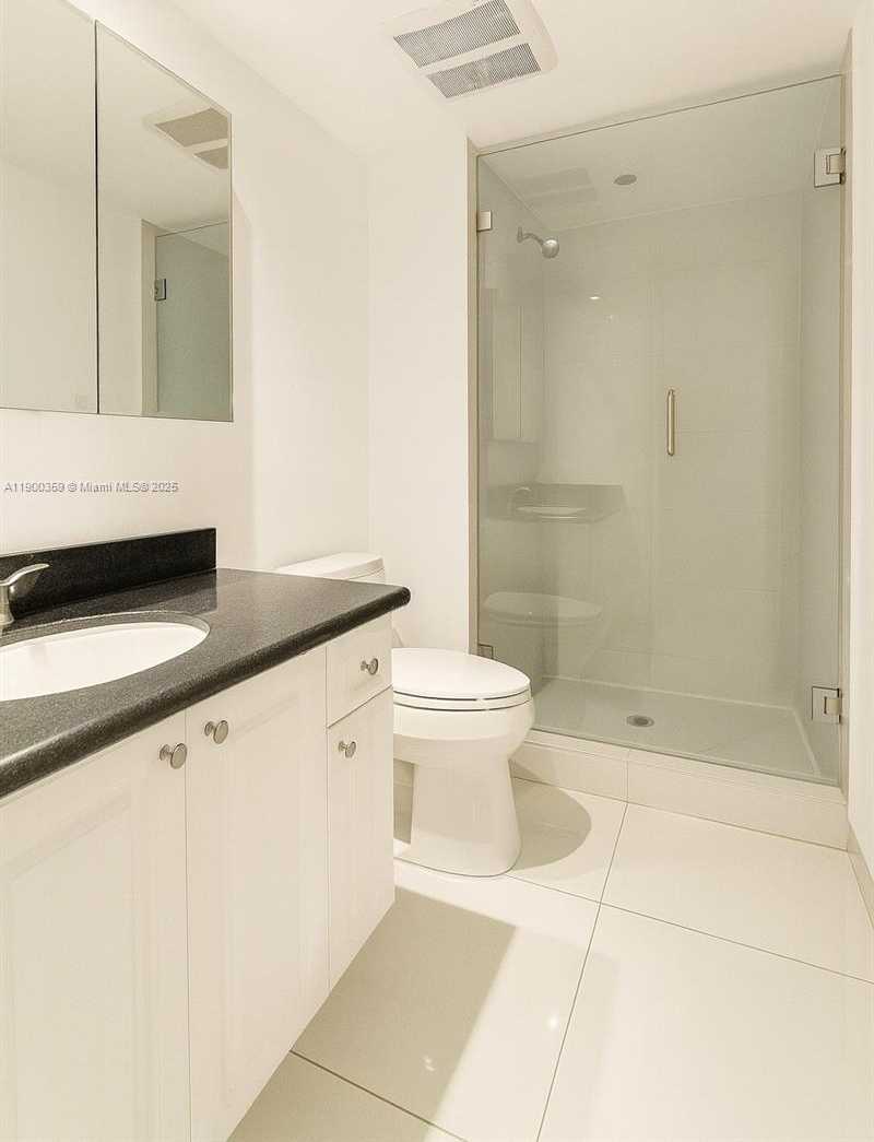 Small Image of 2401 COLLINS AVE #1209, Miami Beach Number 14