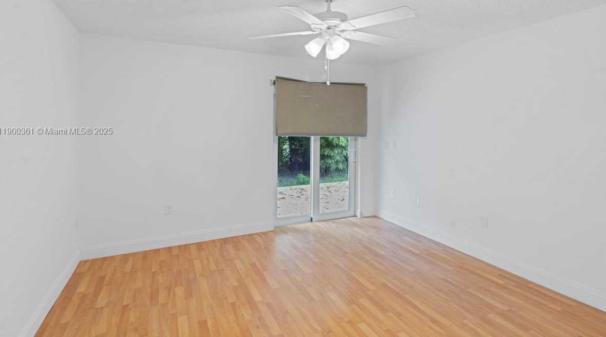 Small Image of 9617 SOUTH WEST 144TH PL, Miami Number 10