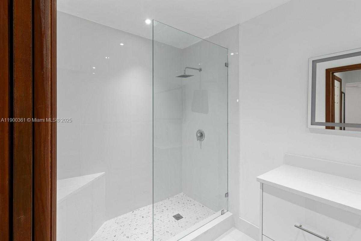 Small Image of 9617 SOUTH WEST 144TH PL, Miami Number 11