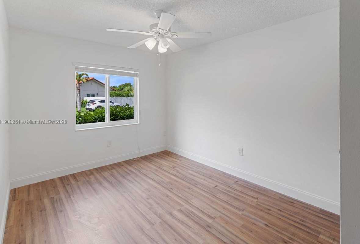 Small Image of 9617 SOUTH WEST 144TH PL, Miami Number 14