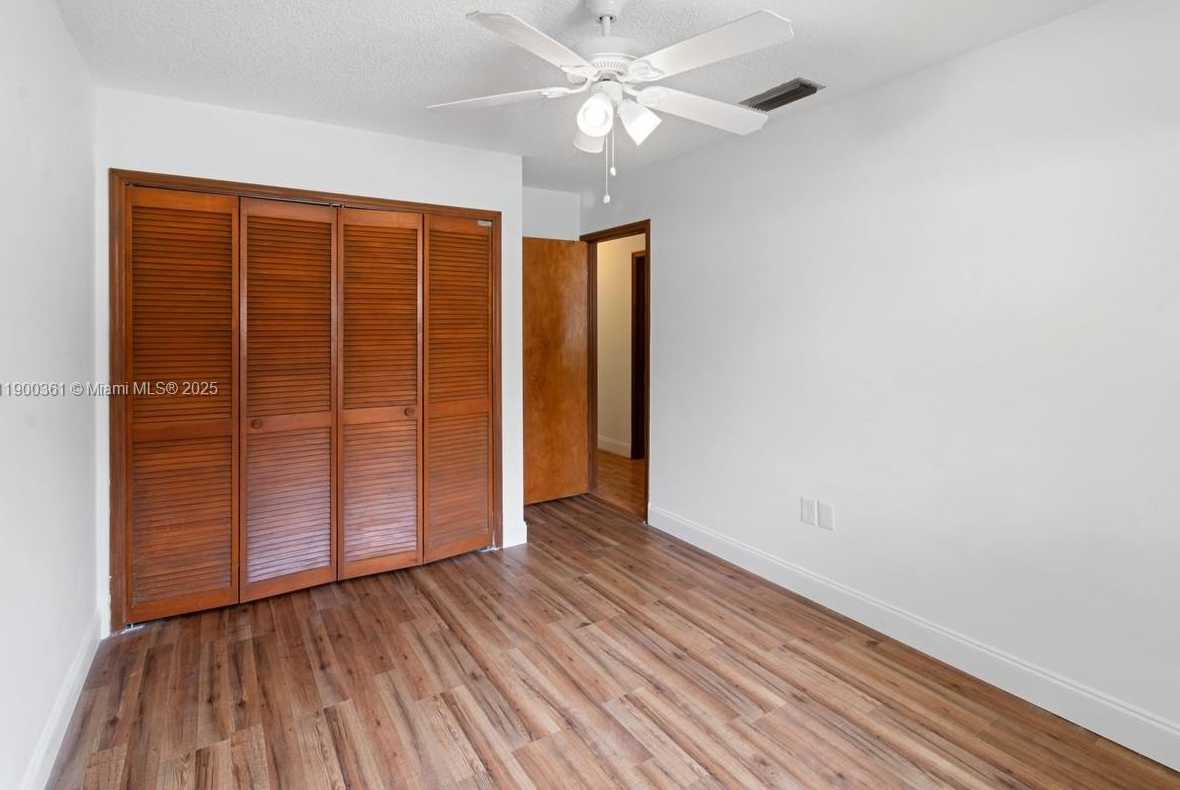 Small Image of 9617 SOUTH WEST 144TH PL, Miami Number 15
