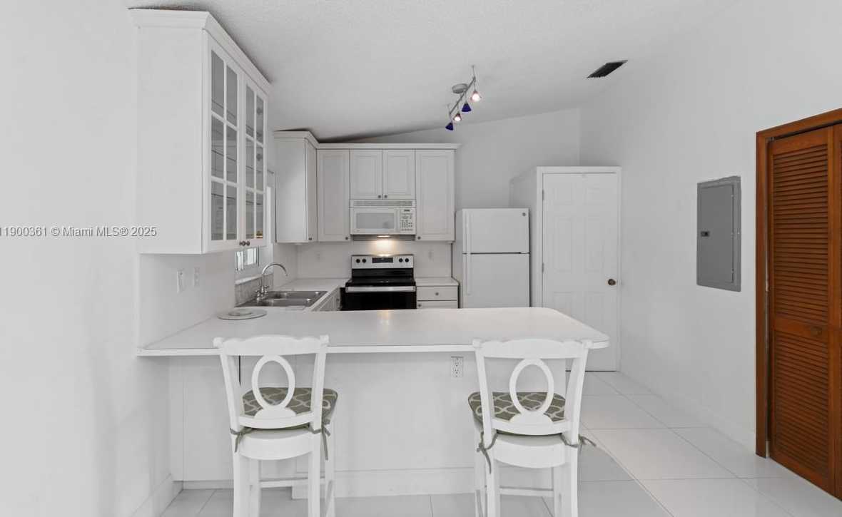Small Image of 9617 SOUTH WEST 144TH PL, Miami Number 5