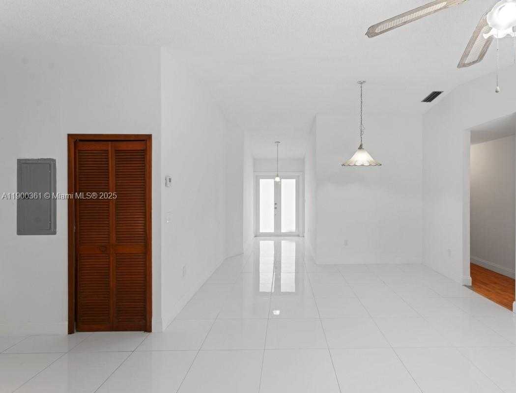 Small Image of 9617 SOUTH WEST 144TH PL, Miami Number 8