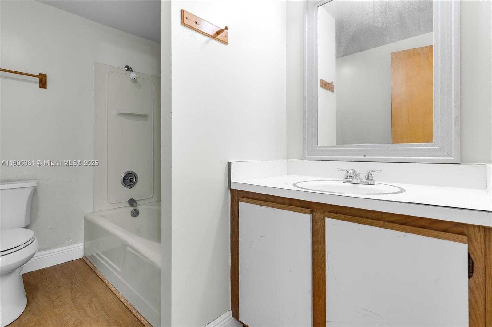 Small Image of 14820 NARANJA LAKES BLVD #PH-D, Homestead Number 16