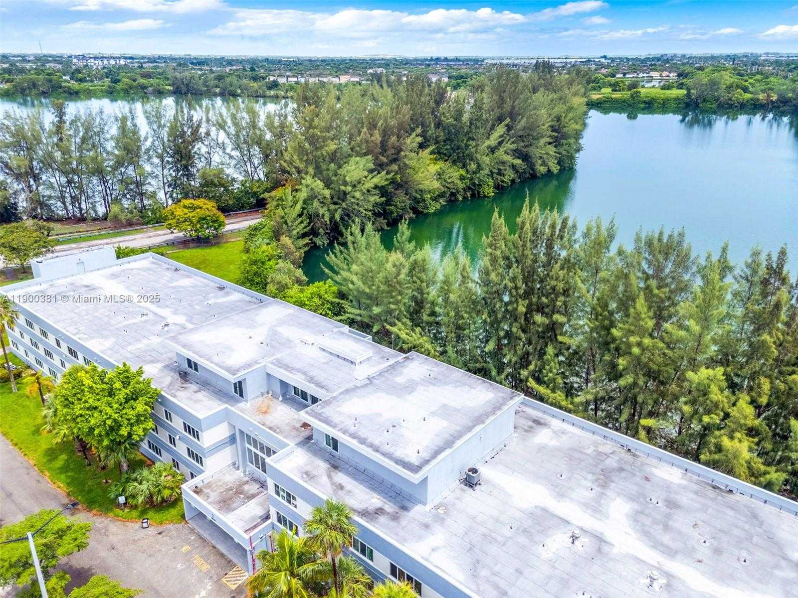 Small Image of 14820 NARANJA LAKES BLVD #PH-D, Homestead Number 30