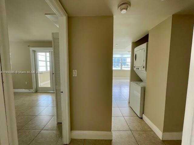 Small Image of 2016 BAY DR #207, Miami Beach Number 15