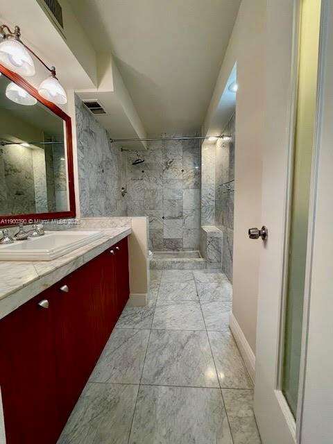Small Image of 2016 BAY DR #207, Miami Beach Number 19