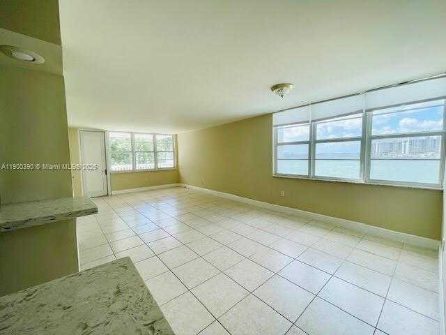 Small Image of 2016 BAY DR #207, Miami Beach Number 26