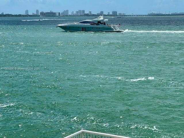 Small Image of 2016 BAY DR #207, Miami Beach Number 3