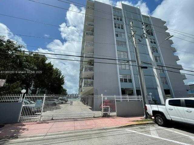 Small Image of 2016 BAY DR #207, Miami Beach Number 34