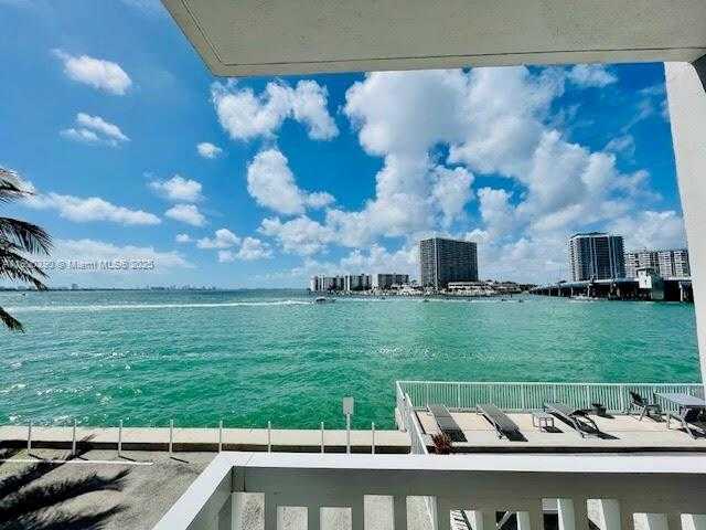 Small Image of 2016 BAY DR #207, Miami Beach Number 4