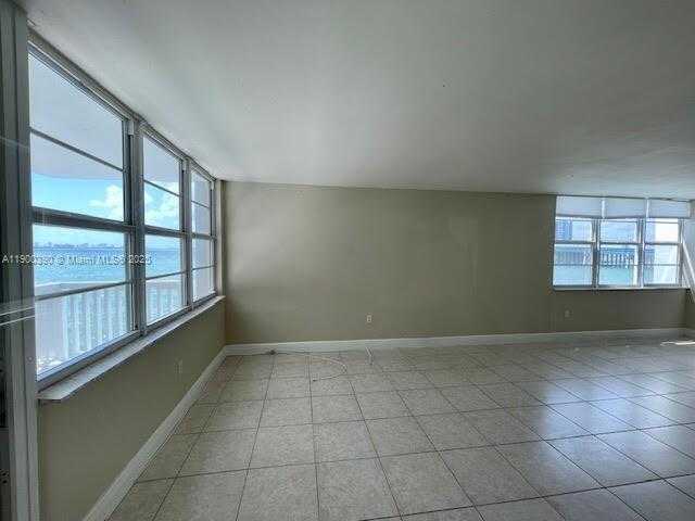 Small Image of 2016 BAY DR #207, Miami Beach Number 6