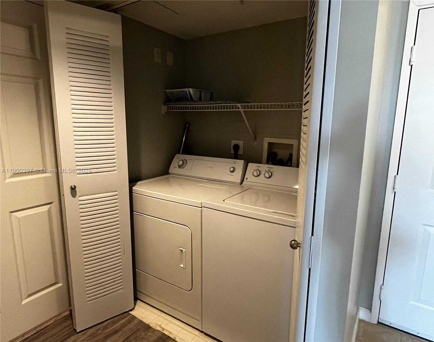 Small Image of 1919 VAN BUREN ST #507A, Hollywood Number 9