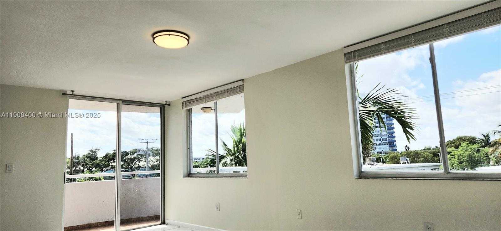 Small Image of 7601 DICKENS AVE #303, Miami Beach Number 11