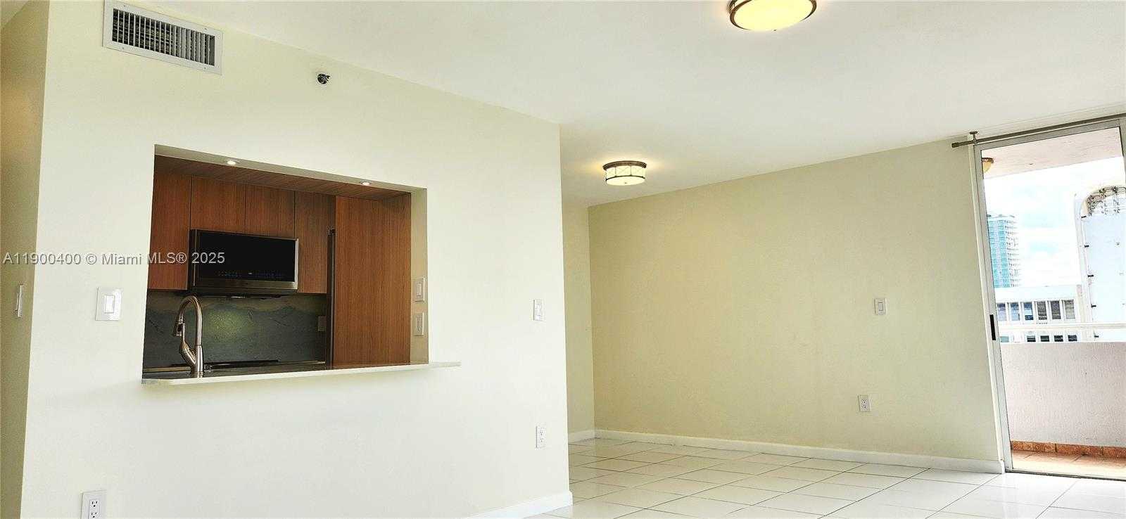 Small Image of 7601 DICKENS AVE #303, Miami Beach Number 16
