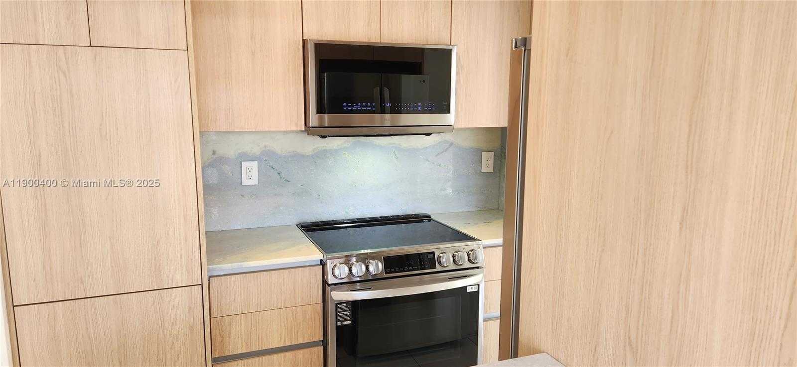 Small Image of 7601 DICKENS AVE #303, Miami Beach Number 21