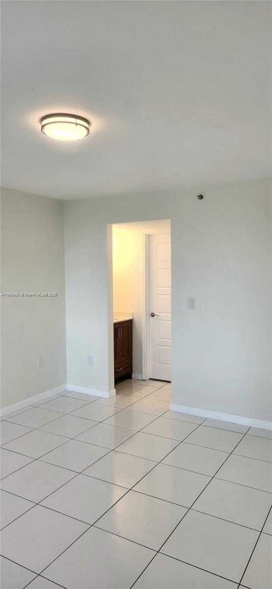 Small Image of 7601 DICKENS AVE #303, Miami Beach Number 29
