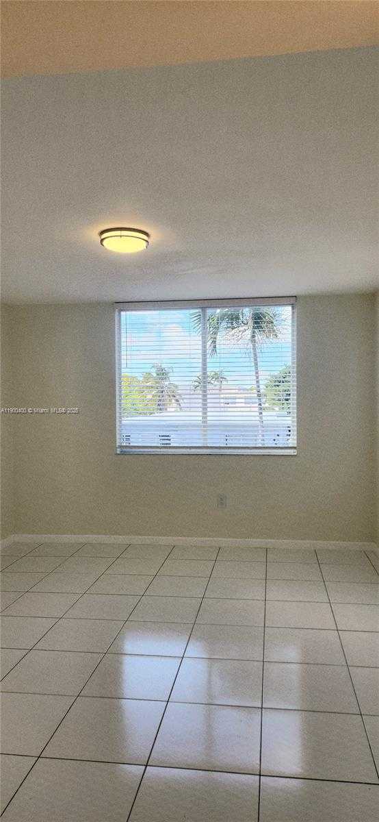 Small Image of 7601 DICKENS AVE #303, Miami Beach Number 30