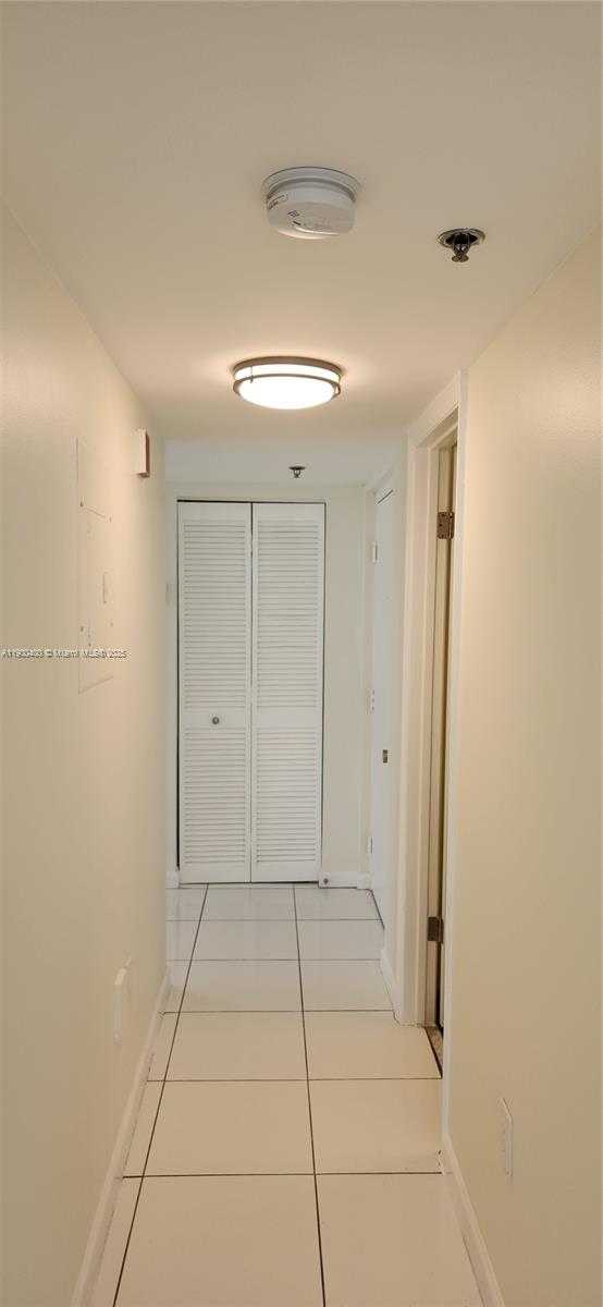 Small Image of 7601 DICKENS AVE #303, Miami Beach Number 35