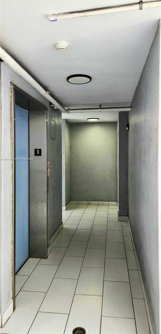 Small Image of 7601 DICKENS AVE #303, Miami Beach Number 45