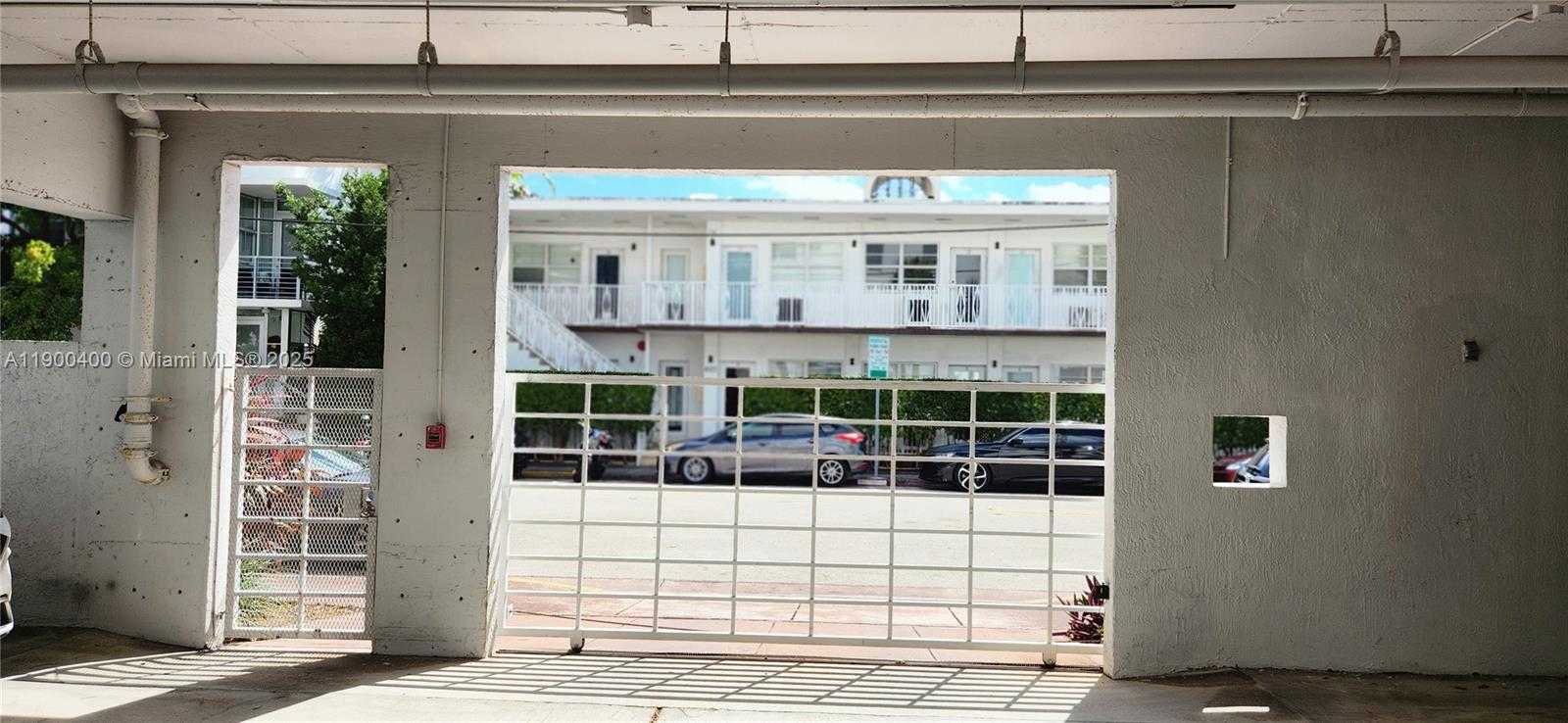 Small Image of 7601 DICKENS AVE #303, Miami Beach Number 48