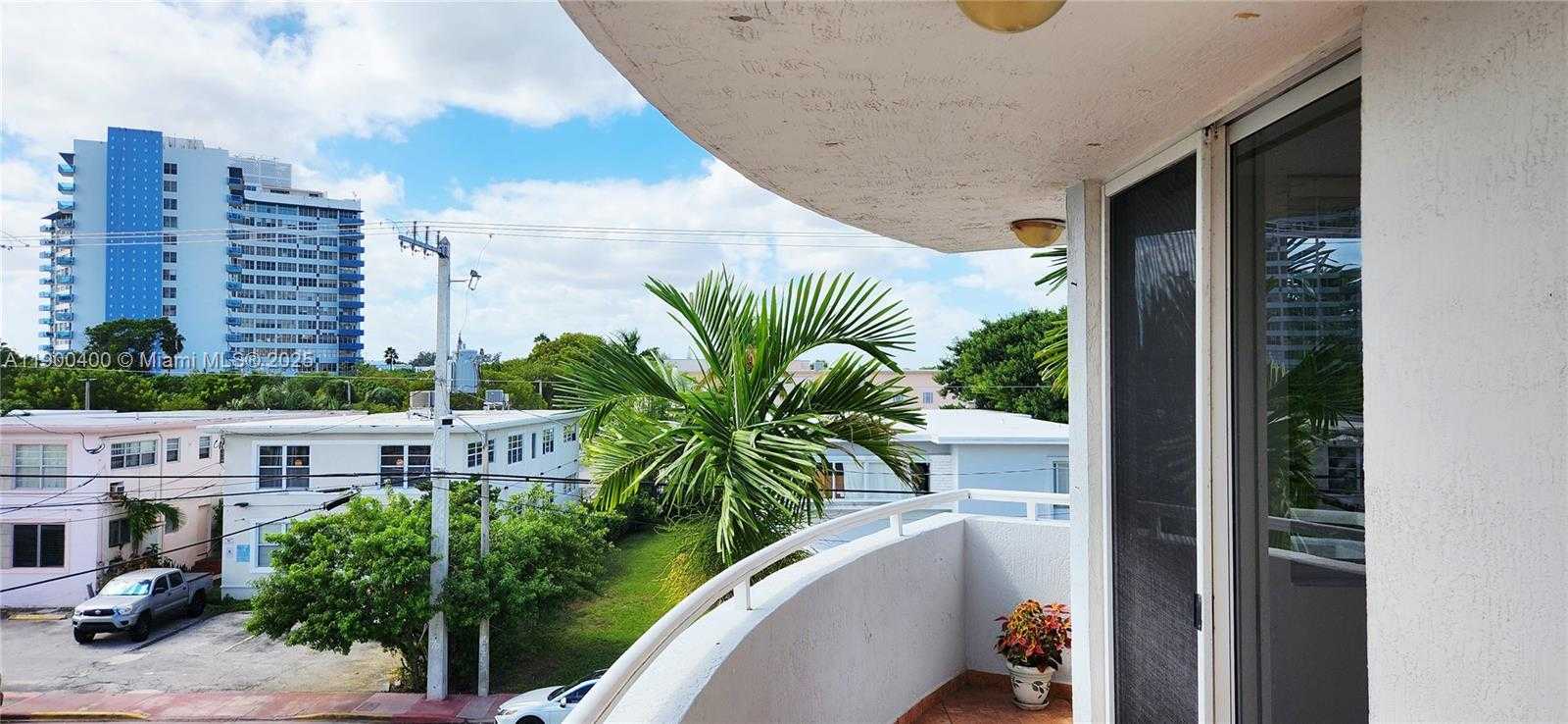 Small Image of 7601 DICKENS AVE #303, Miami Beach Number 7