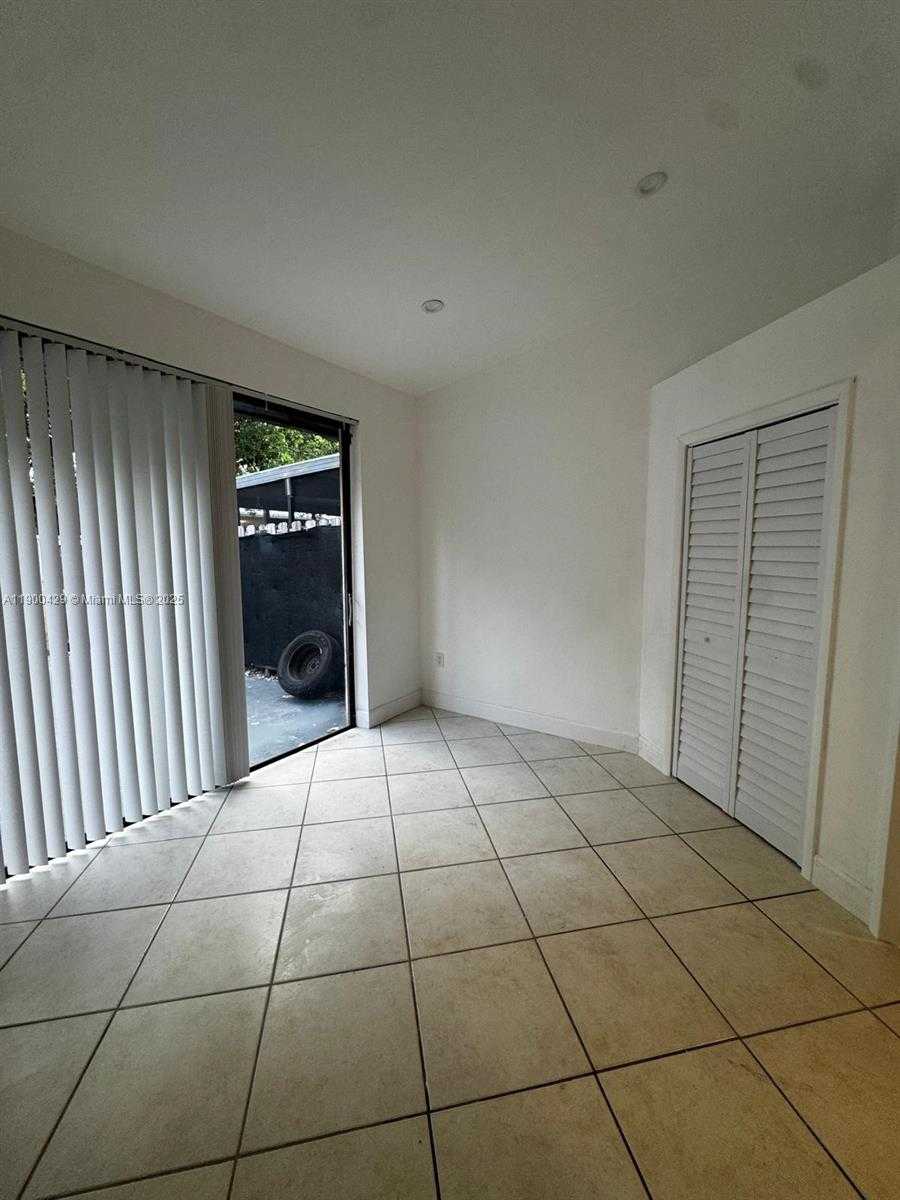 Small Image of 6728 NORTH WEST 188TH TER, Hialeah Number 7