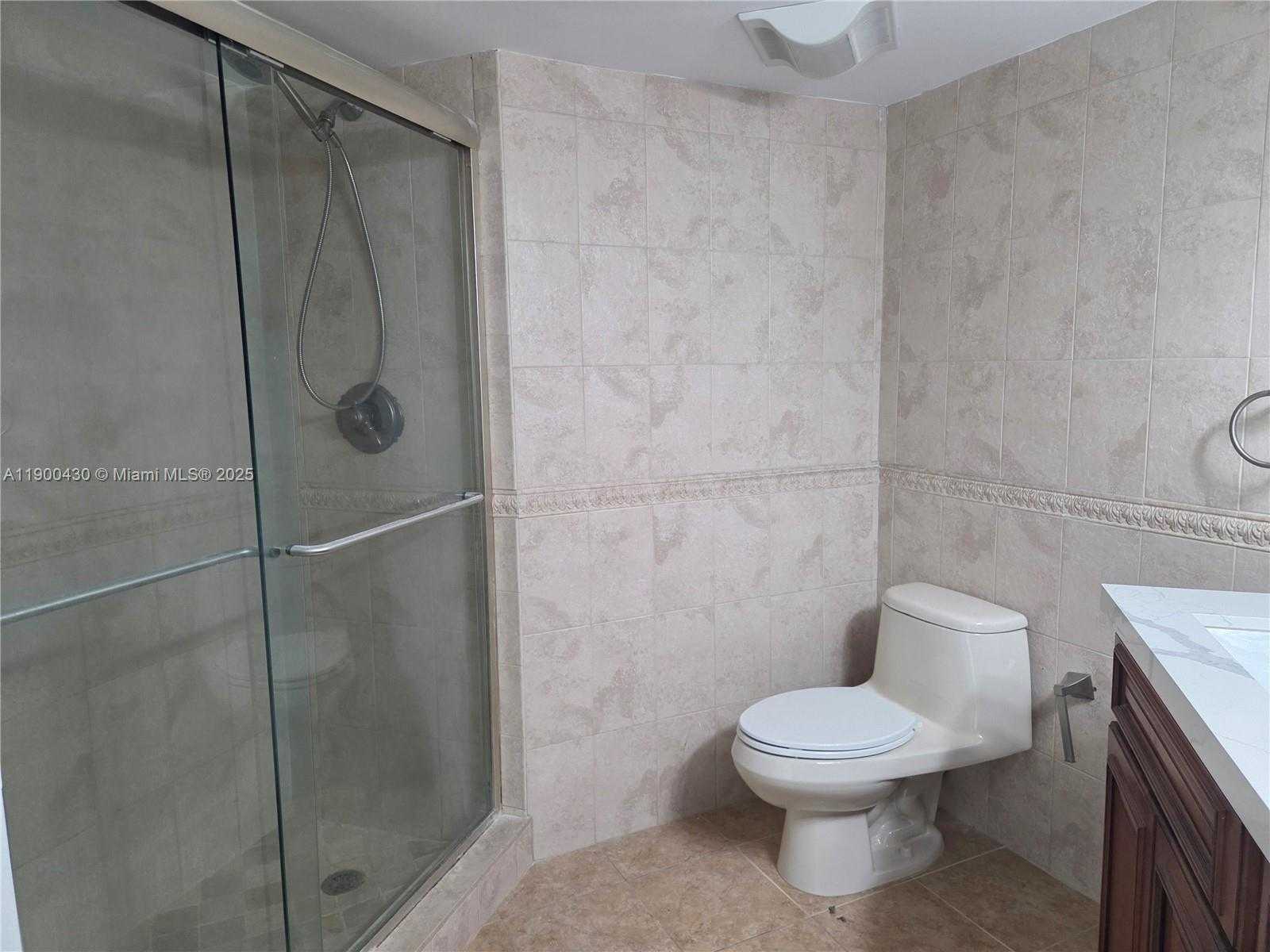 Small Image of 5880 COLLINS AVE #806, Miami Beach Number 14