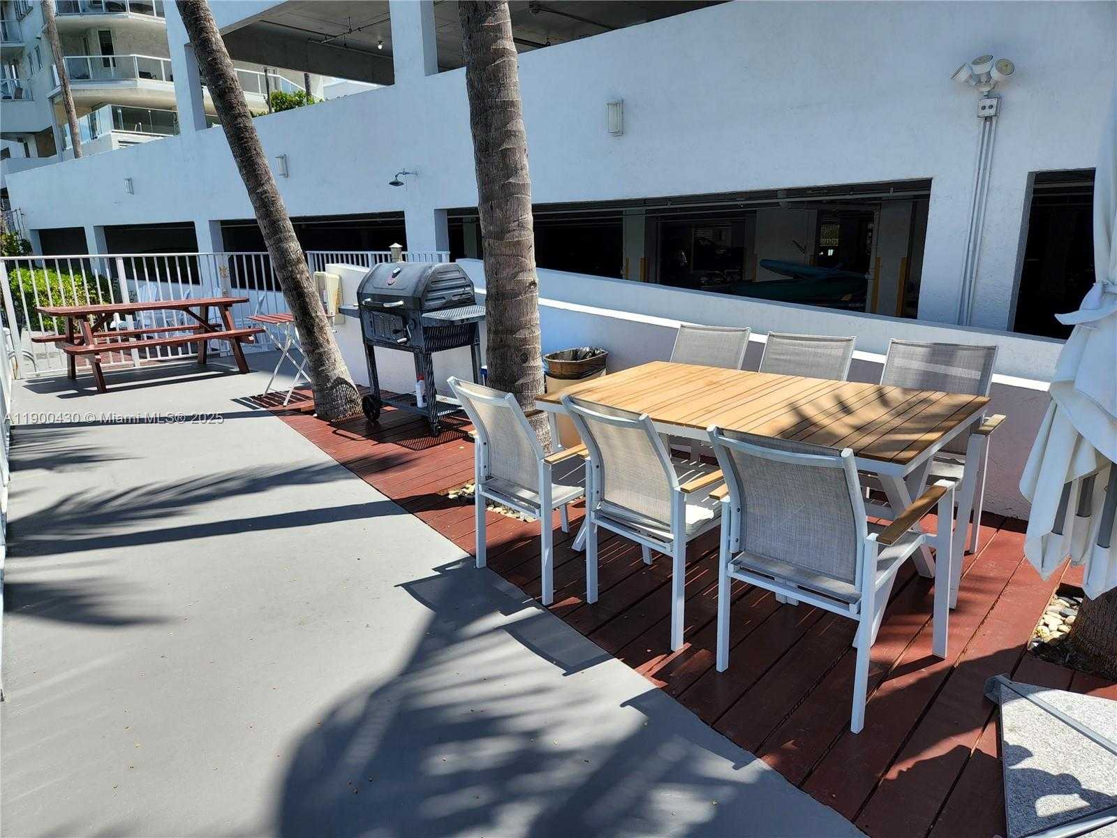 Small Image of 5880 COLLINS AVE #806, Miami Beach Number 22
