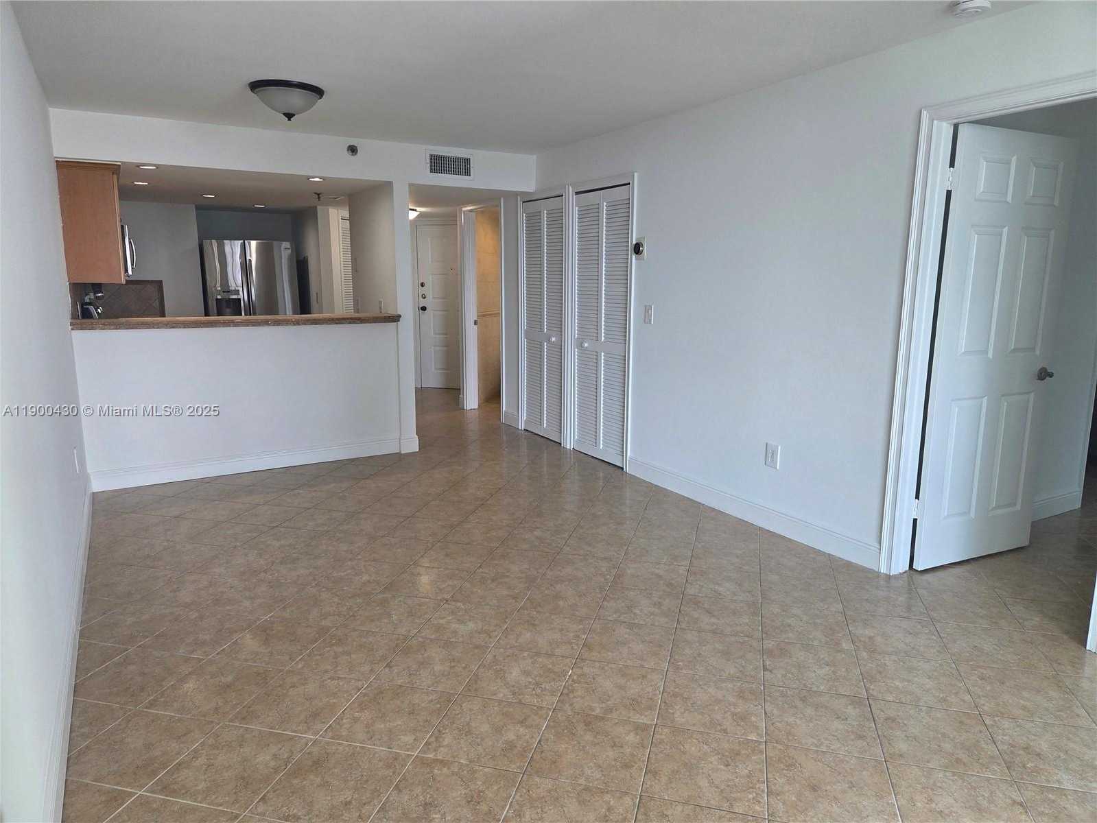 Small Image of 5880 COLLINS AVE #806, Miami Beach Number 7