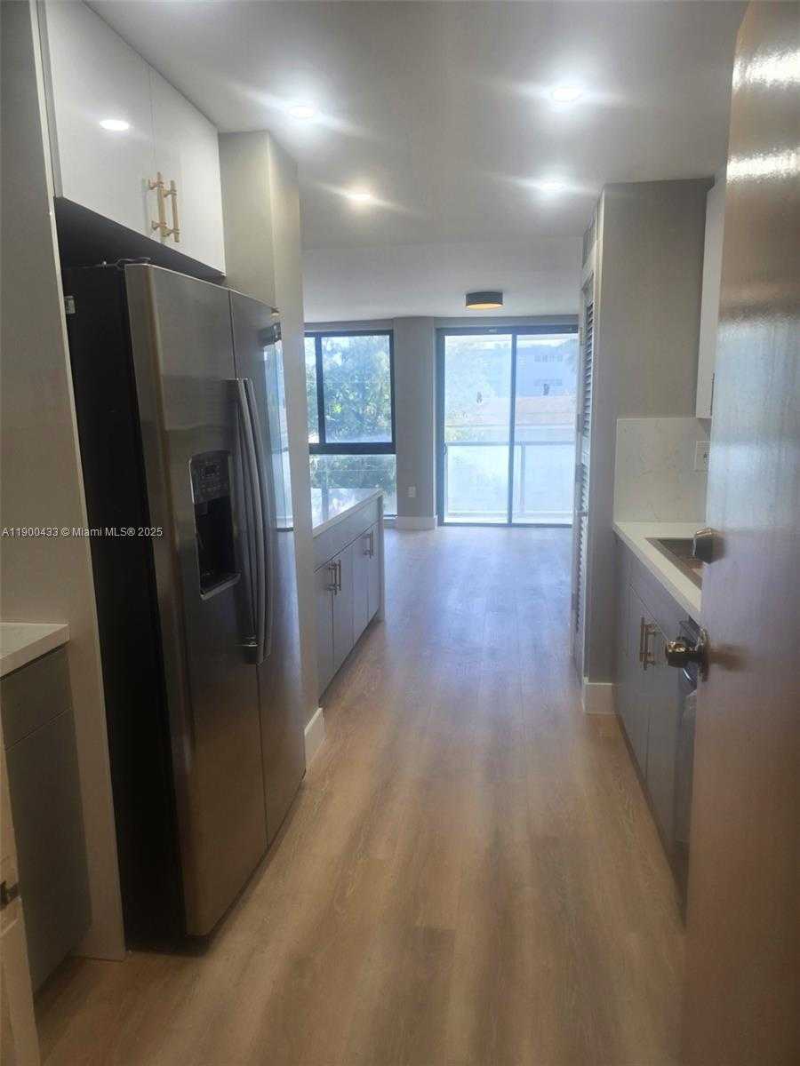 Small Image of 9800 WEST BAY HARBOR DR #305, Bay Harbor Islands Number 4