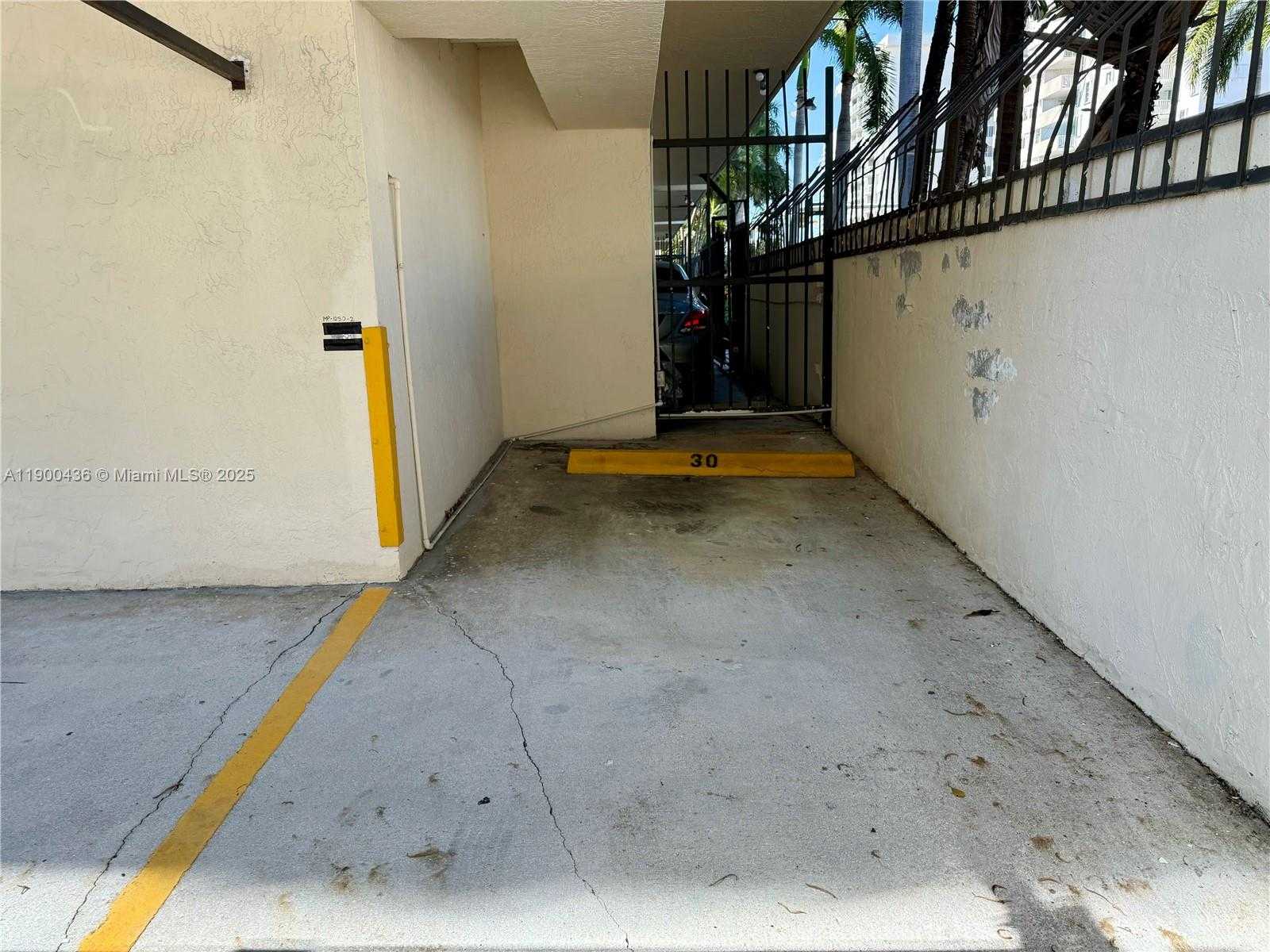 Small Image of 1250 LINCOLN RD #210, Miami Beach Number 20