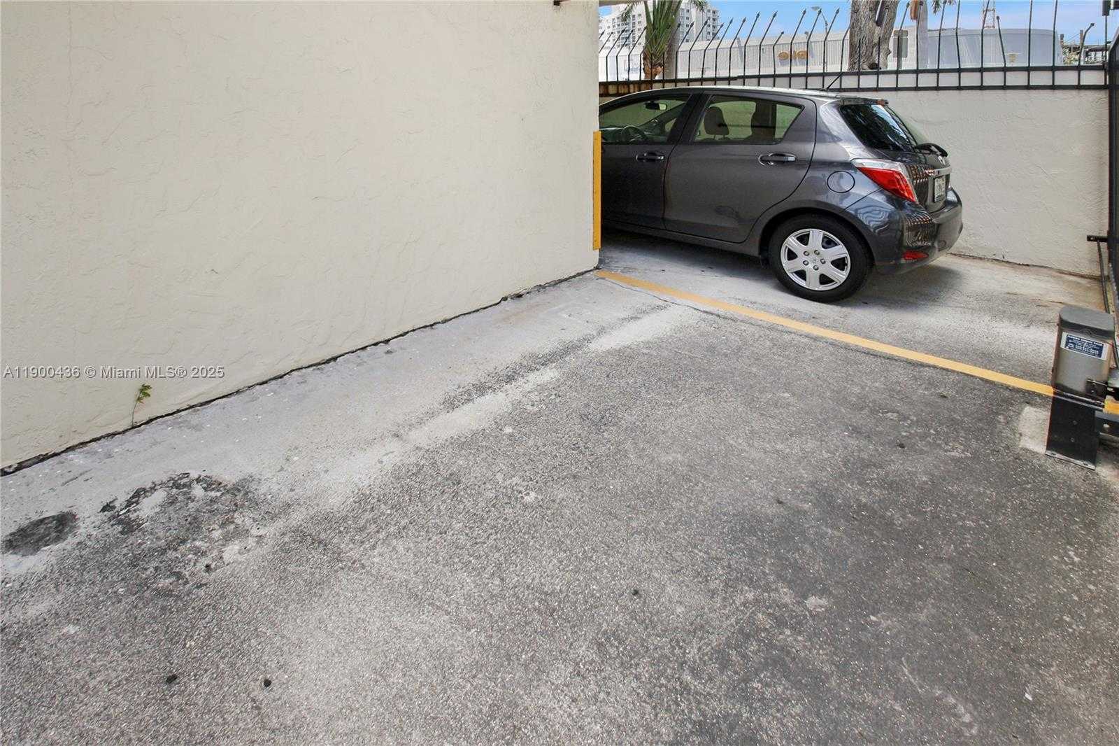 Small Image of 1250 LINCOLN RD #210, Miami Beach Number 21