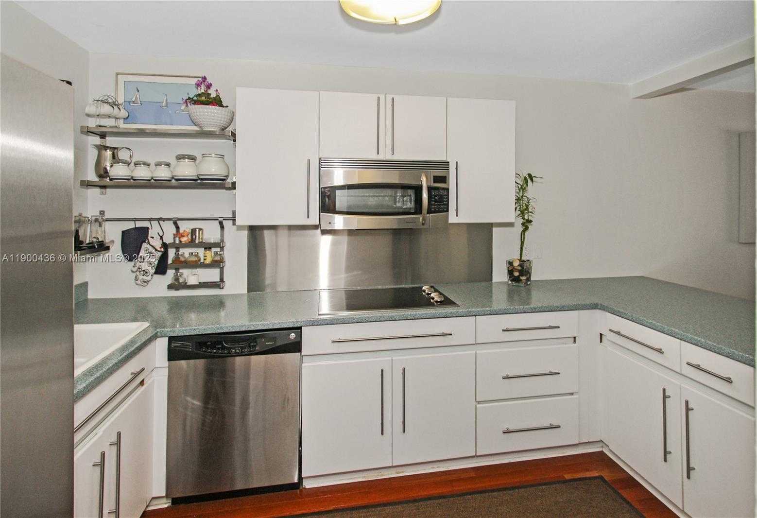 Small Image of 1250 LINCOLN RD #210, Miami Beach Number 3