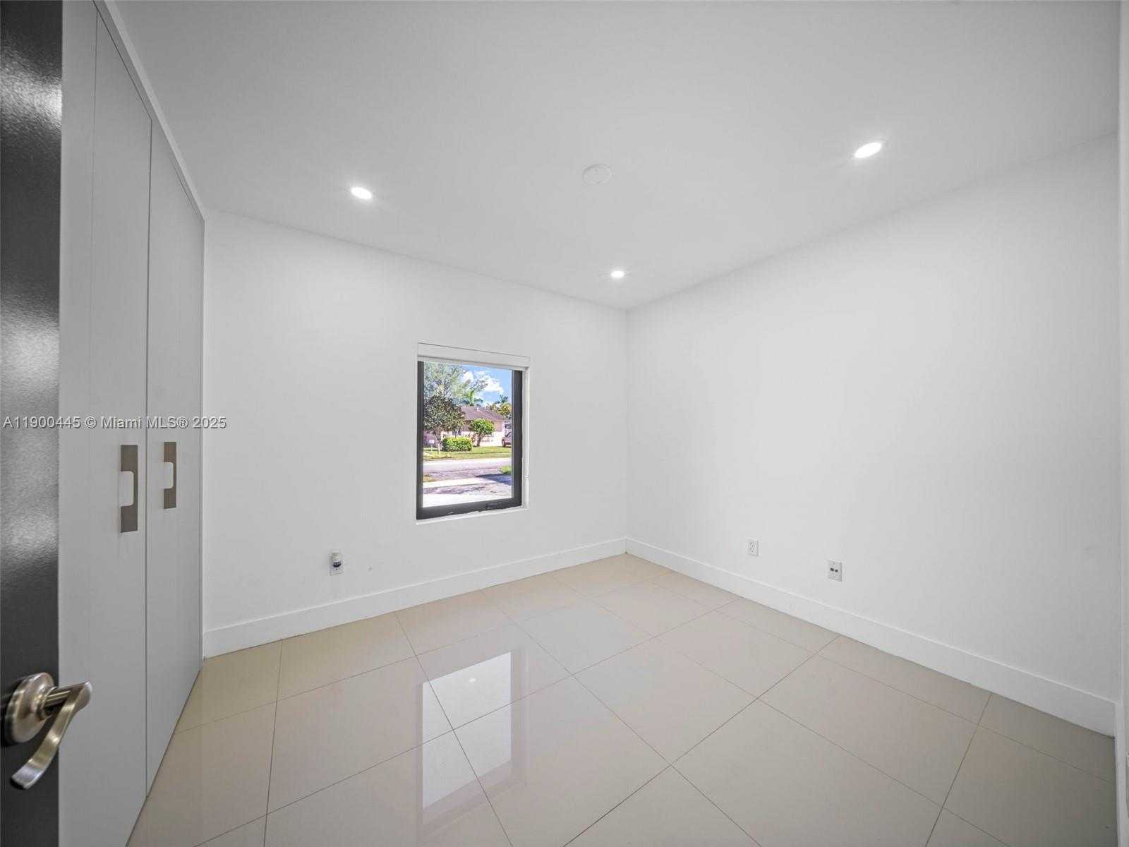 Small Image of 7434 SOUTH WEST 127 CT, Miami Number 12