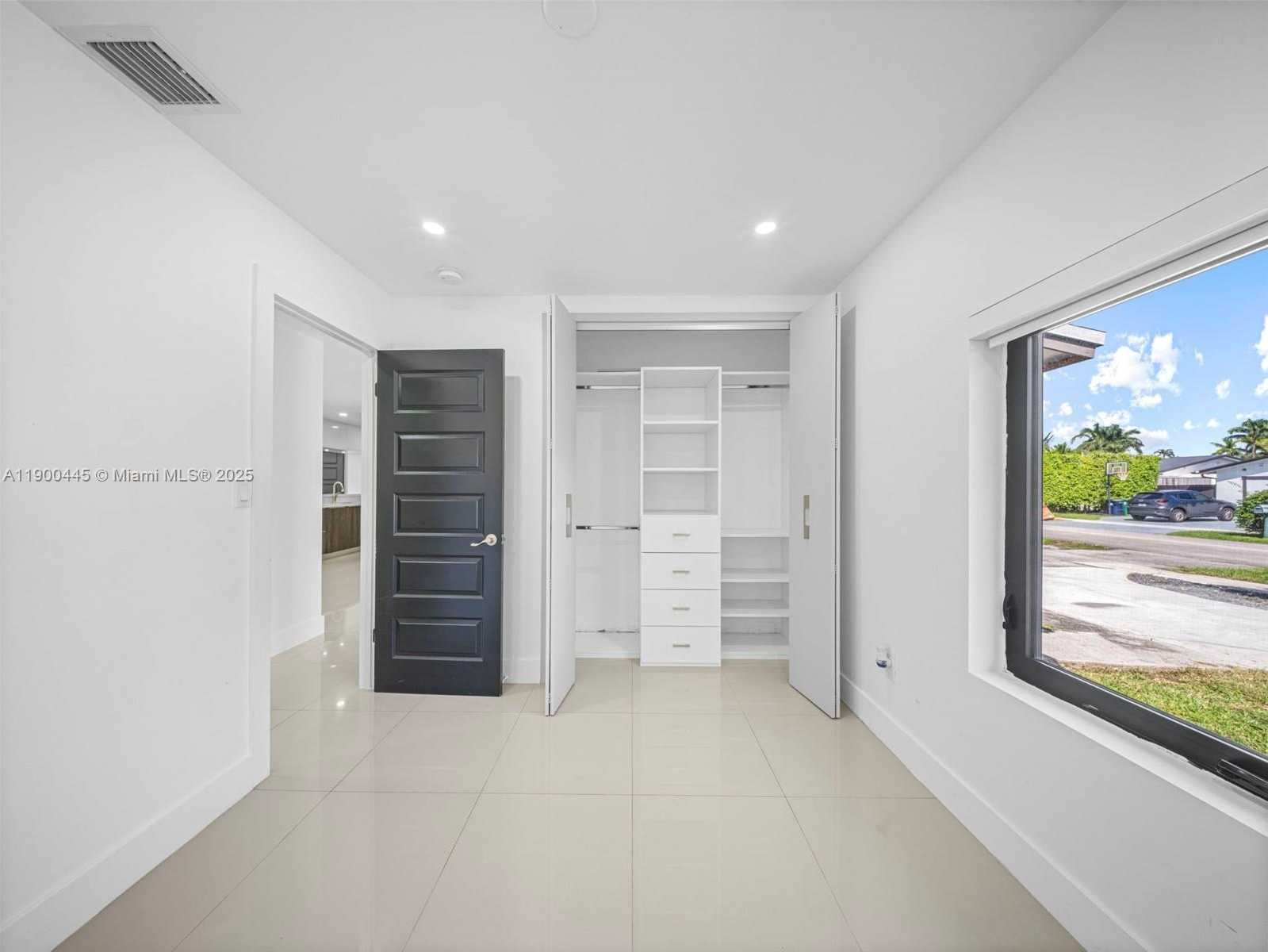 Small Image of 7434 SOUTH WEST 127 CT, Miami Number 13