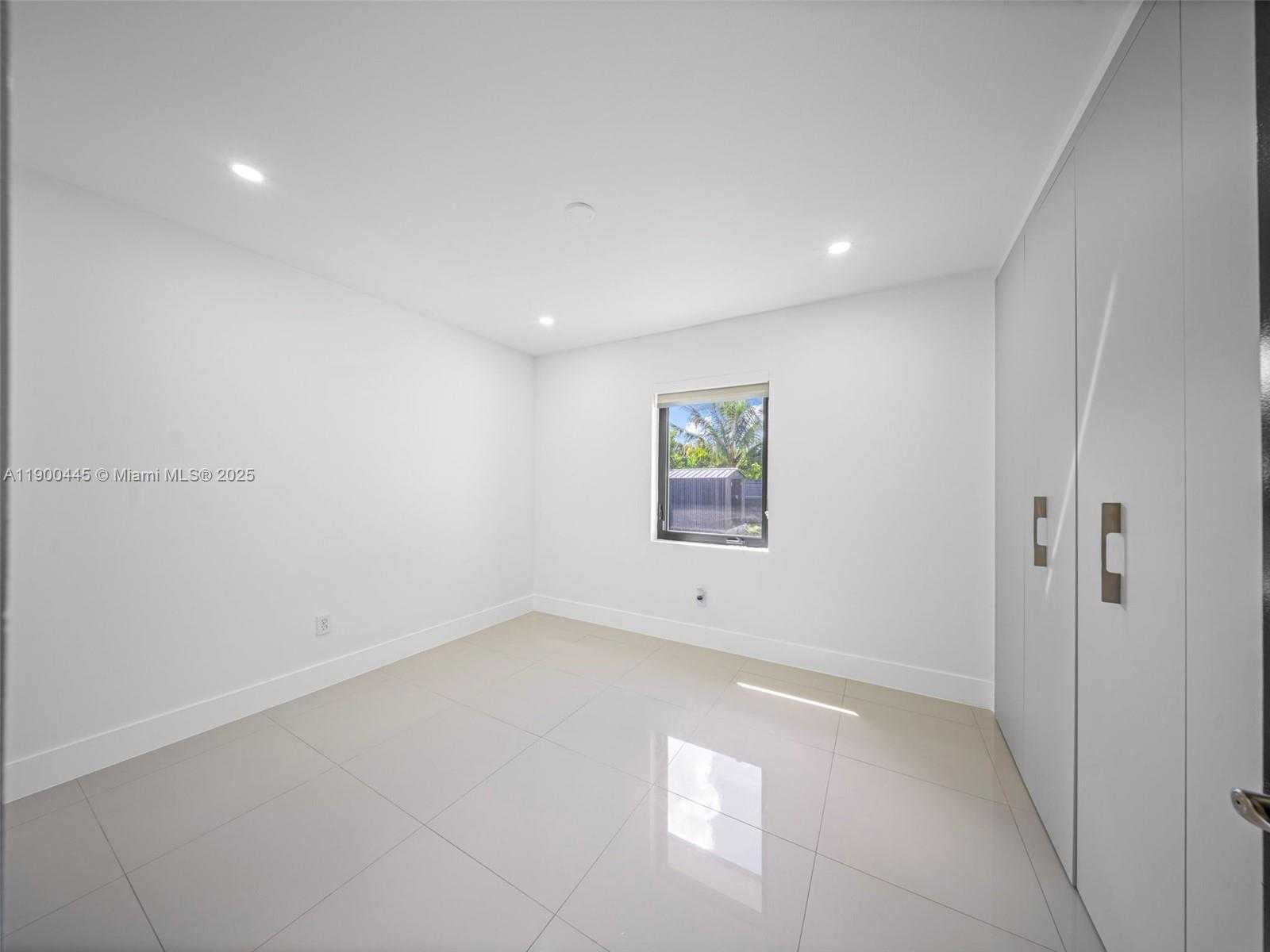 Small Image of 7434 SOUTH WEST 127 CT, Miami Number 14