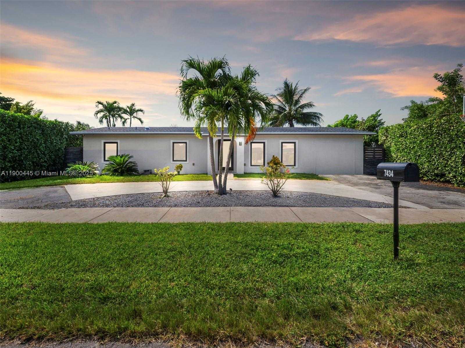 Small Image of 7434 SOUTH WEST 127 CT, Miami Number 3
