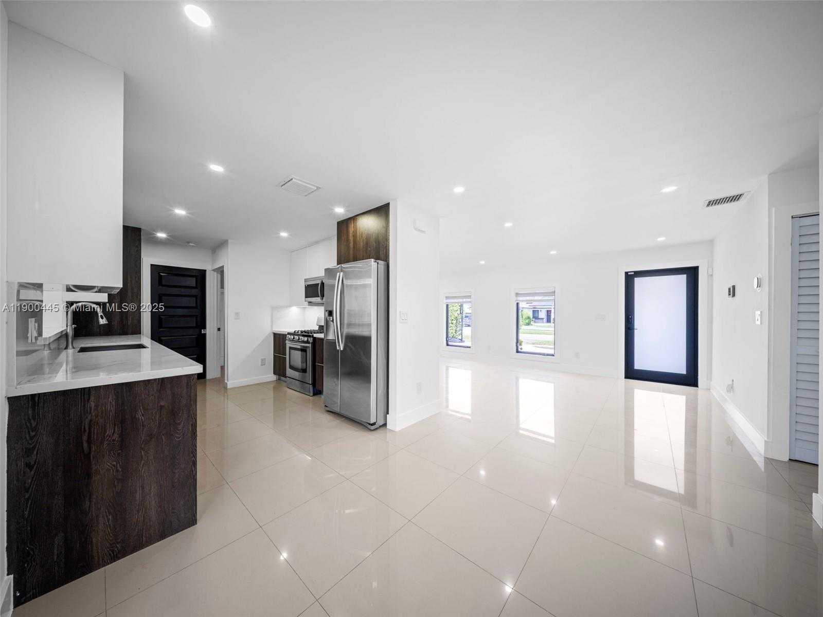 Small Image of 7434 SOUTH WEST 127 CT, Miami Number 30